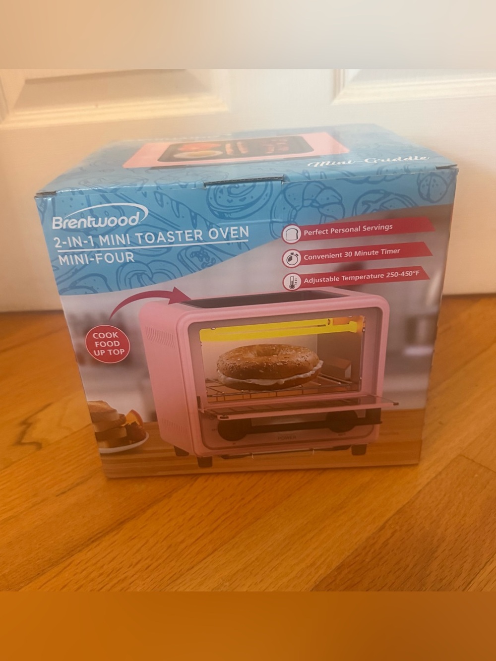 Brentwood 2-in-1 Mini Toaster Oven & Griddle (Pink)